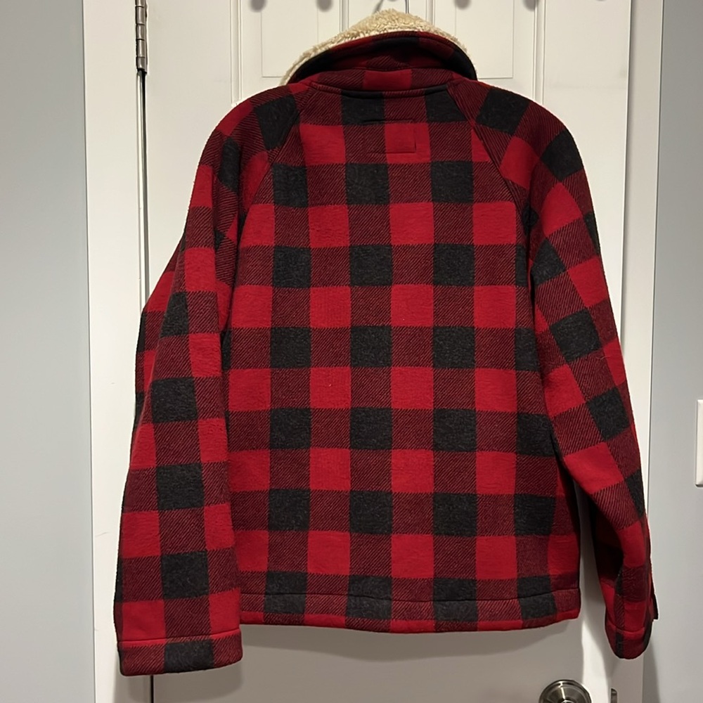 NWT- Faherty Women’s fleece Lined plaid jacket - Large
So soft and cozy! - Picture 8 of 9